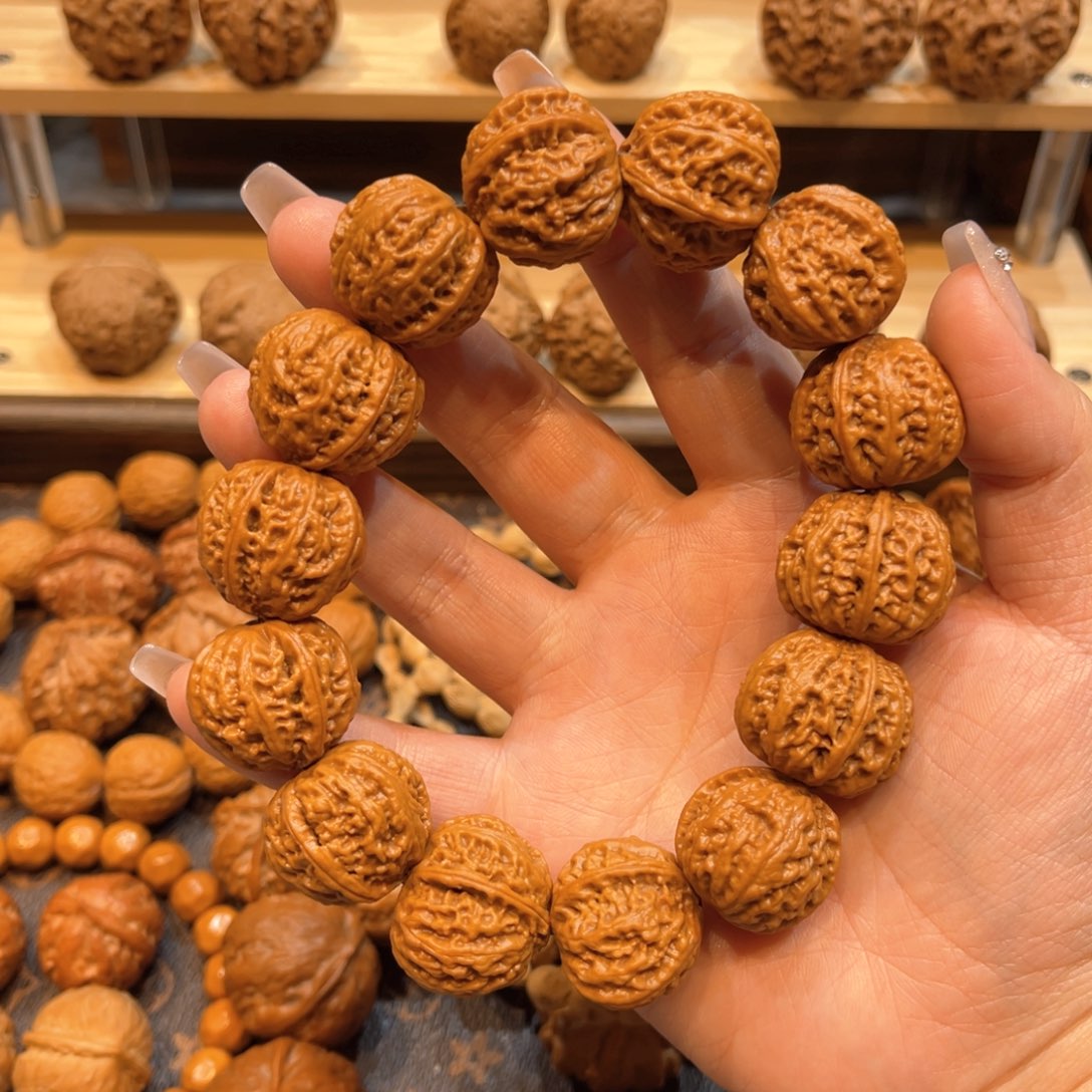 文玩核桃把件周矮桩珊瑚纹京八棱手持