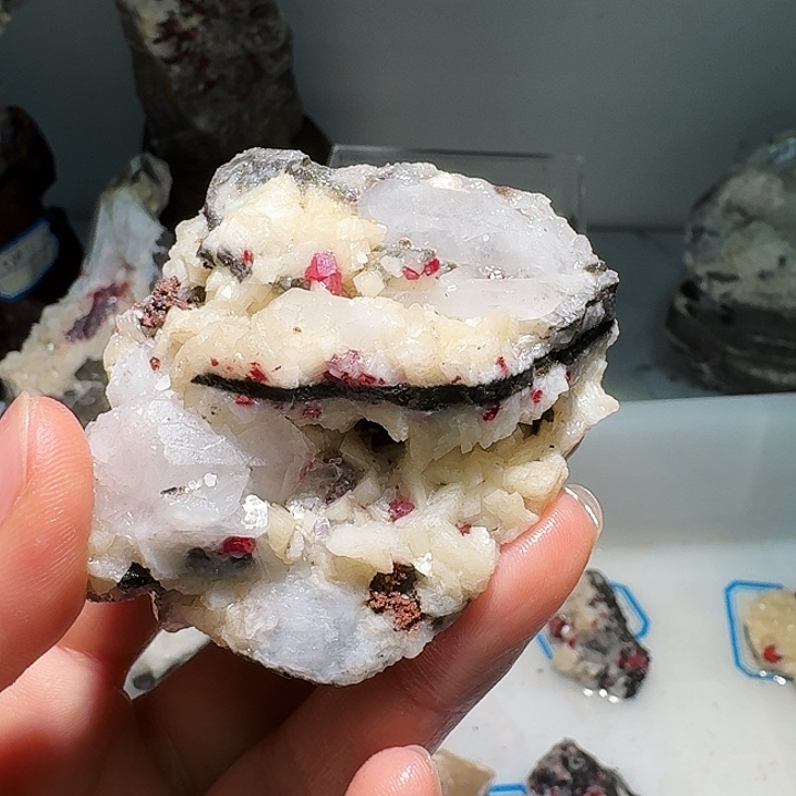 夜***魅天然辰砂天然朱砂原矿石