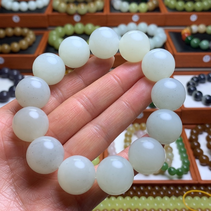 和田玉手串未镶嵌