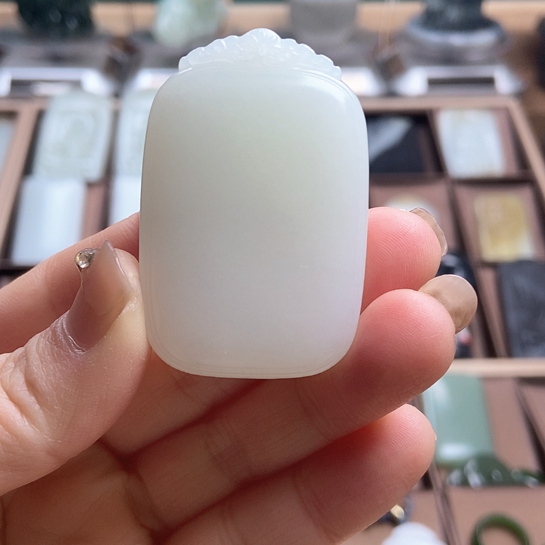 和田玉（糖玉）颈饰未镶嵌