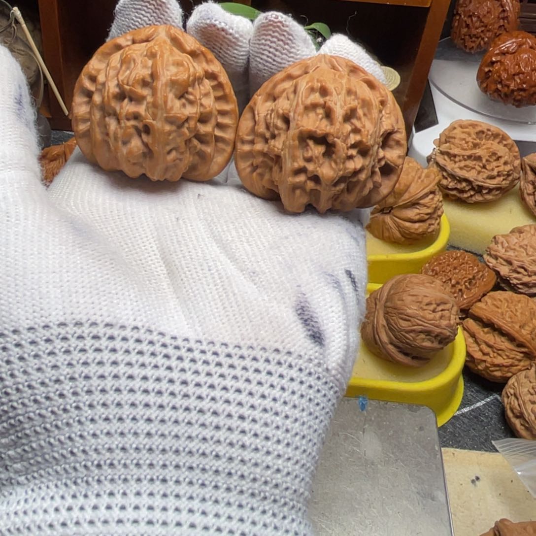 木质三角白白狮子