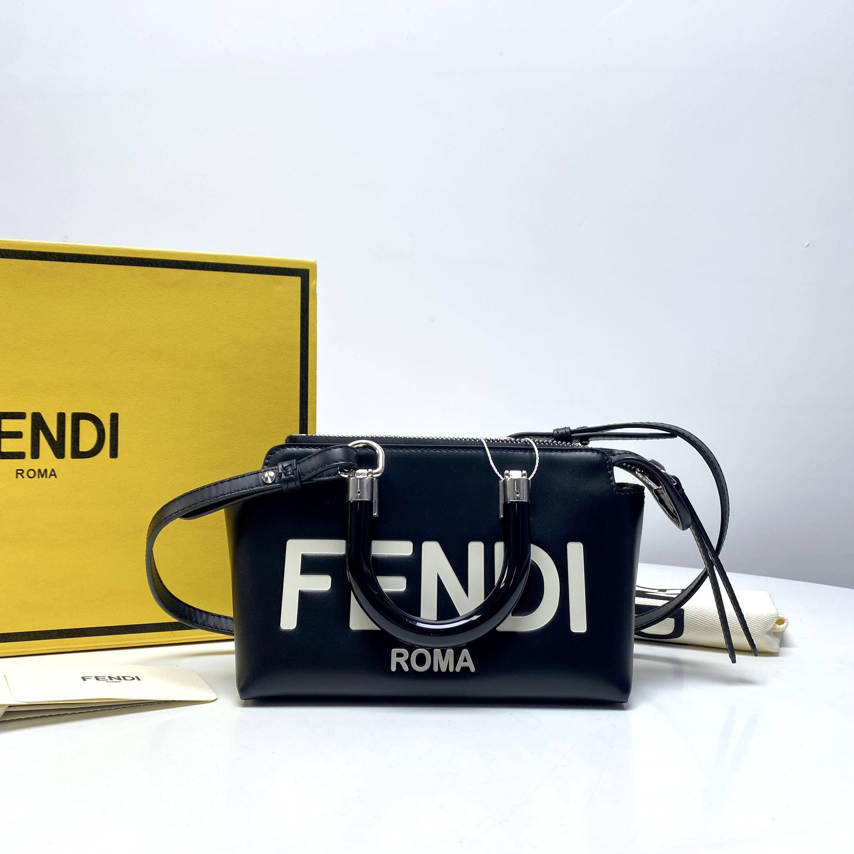 胖虎安安/芬迪/95新/公价0/箱包/斜挎包/312503170113