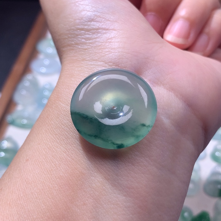 颈饰未镶嵌翡翠冰种飘花肥扣子 