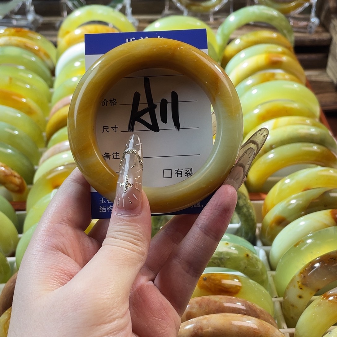 蛇纹石玉未镶嵌手镯56