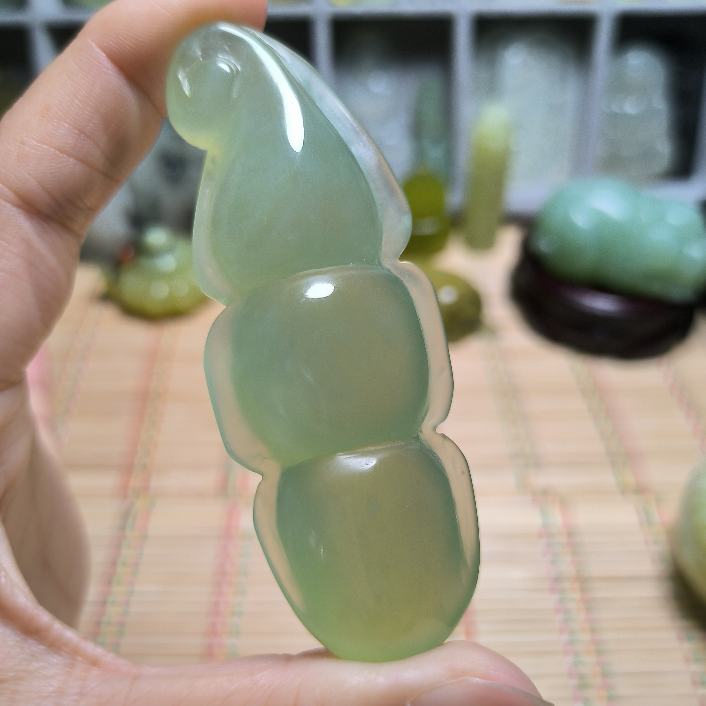 天然岫玉精品高冰手工雕刻福豆佛豆连中三元四季平安手把件玉雕件