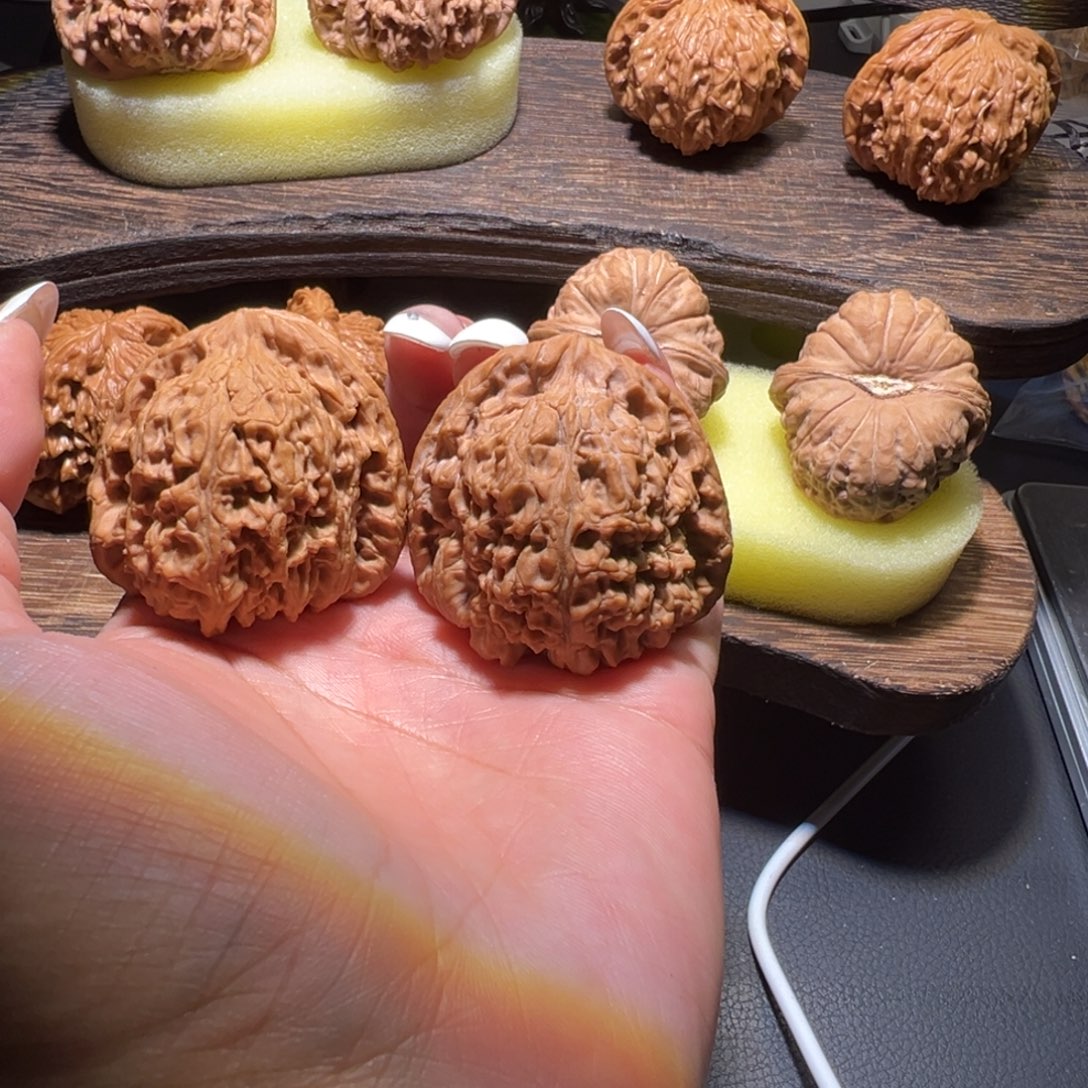 文玩核桃吊坠三角疆43微修