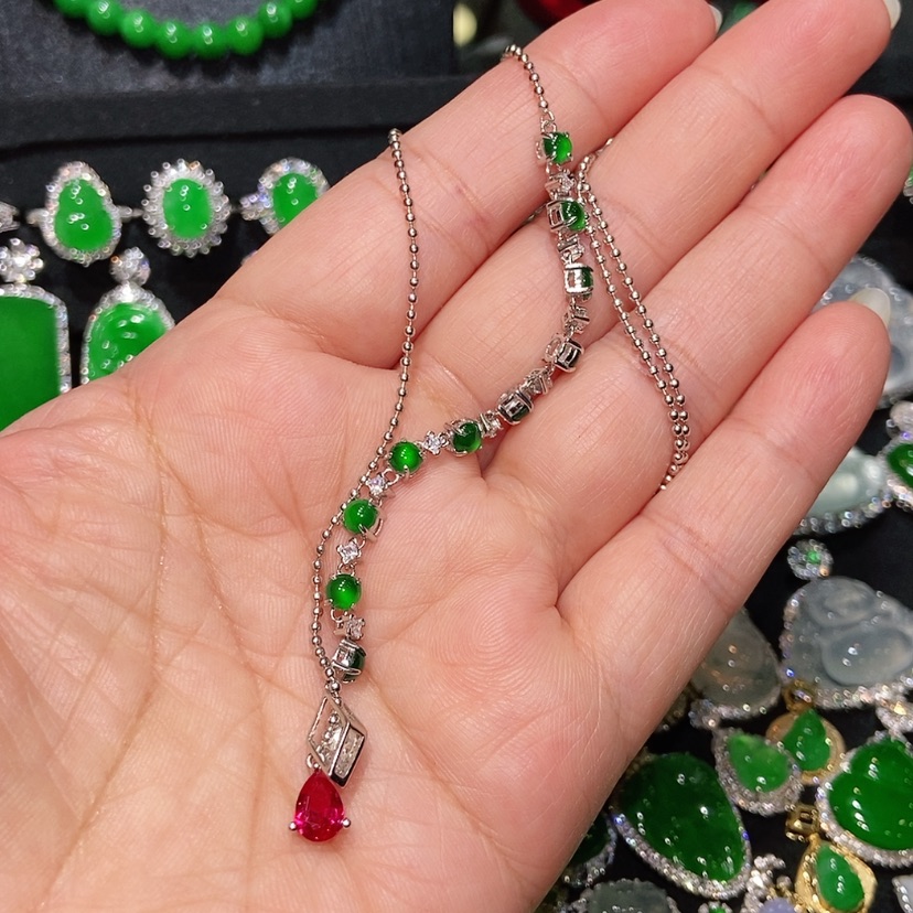 【闪购商品】翡翠颈饰未镶嵌天然翡翠