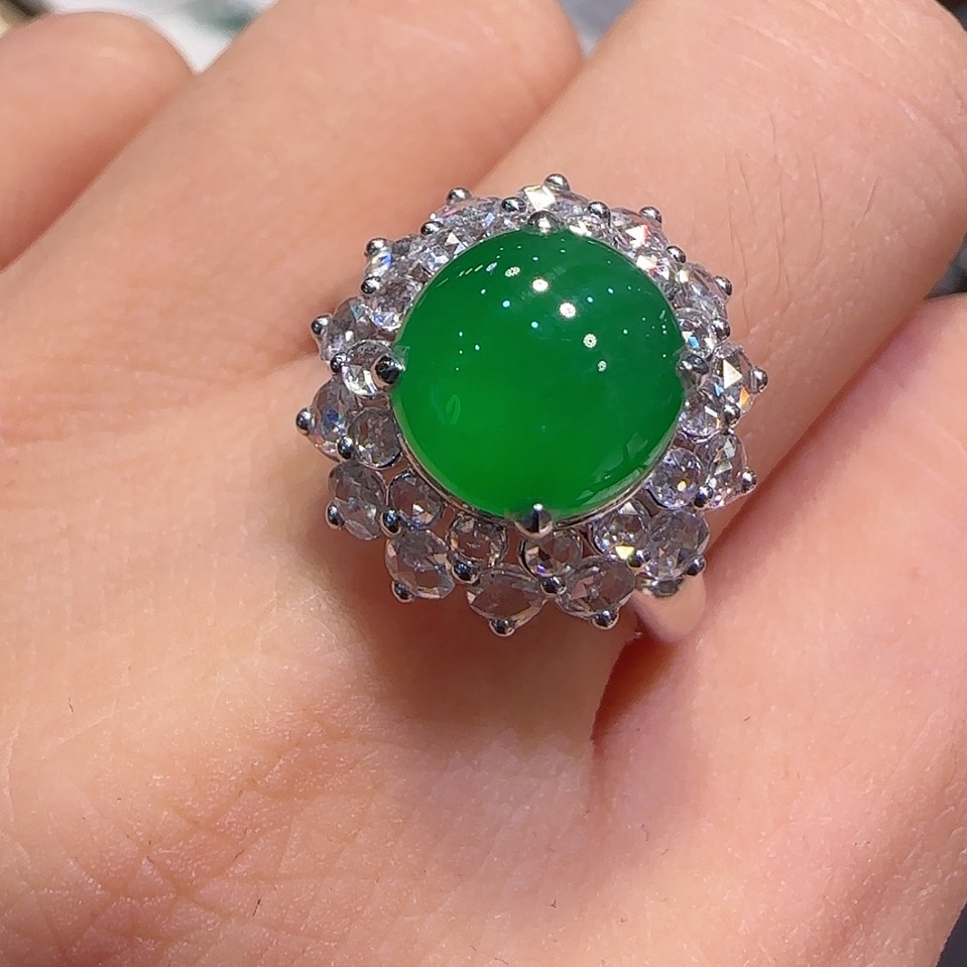 翡翠戒指18K金镶嵌戒指