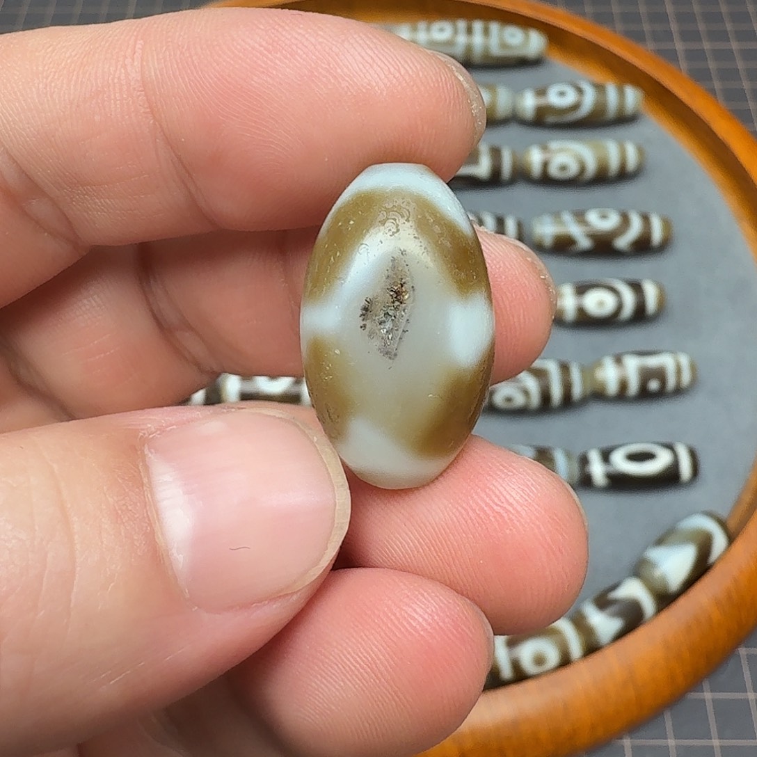 玛瑙/玉髓未镶嵌双牙达洛