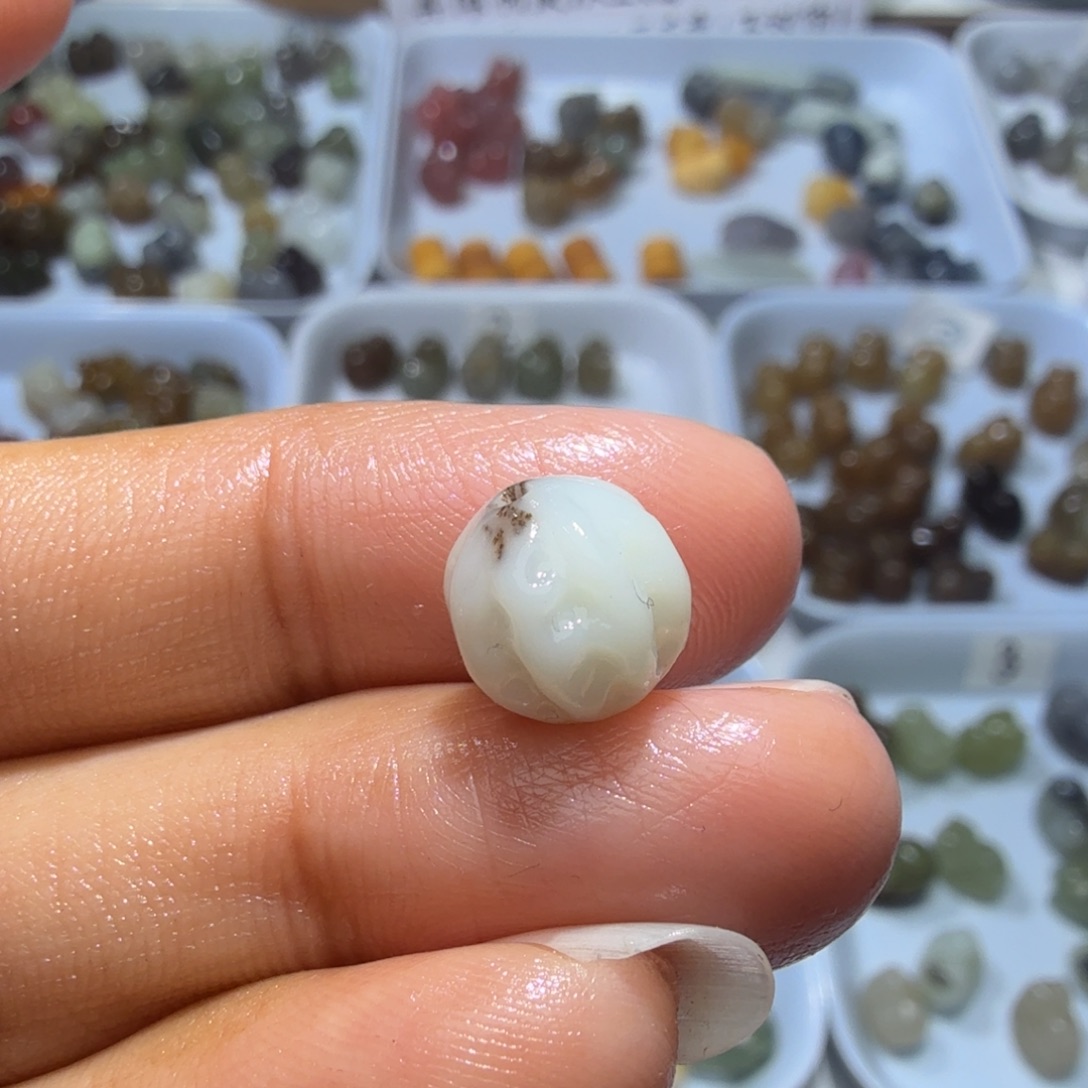 和田玉未镶嵌珠宝奇石