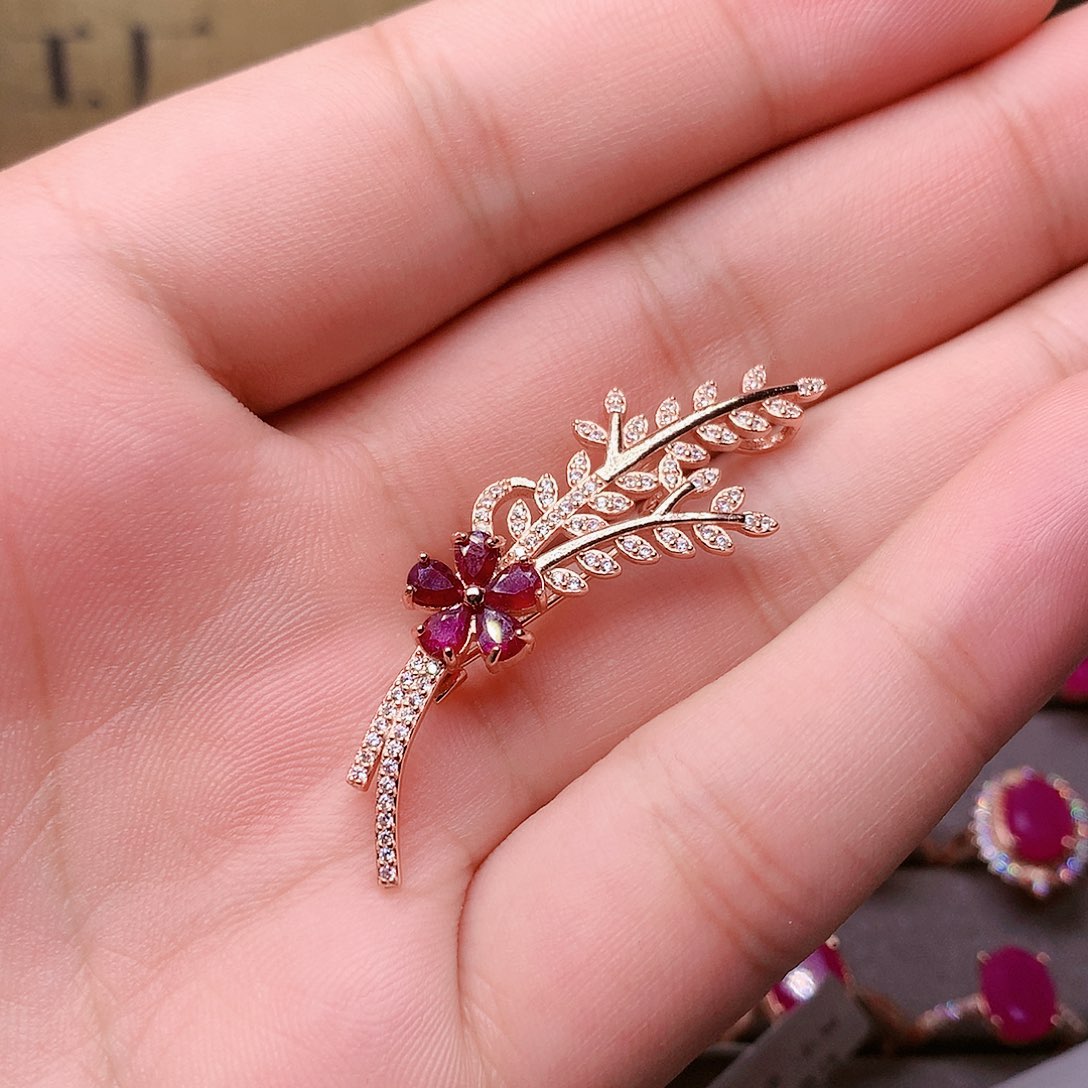 红宝石胸饰银S925镶嵌