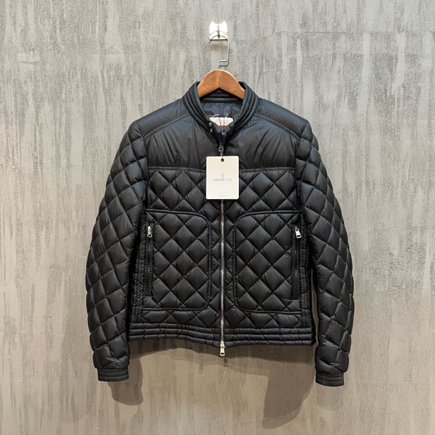 未使用 MONCLER 蒙口 菱形格拼接黑标商务羽绒服 2码 Z00583