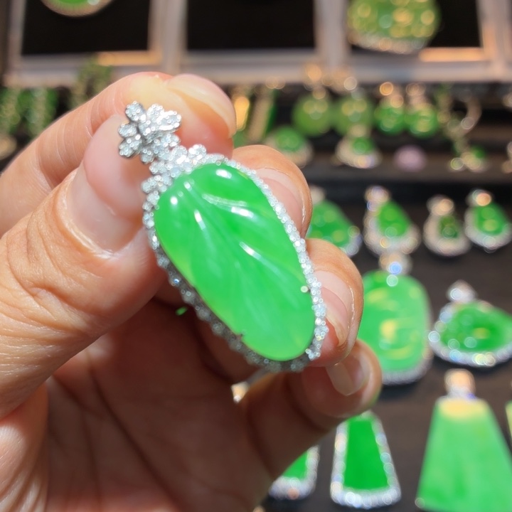 翡翠18K金镶嵌吊坠(不含链)翡翠