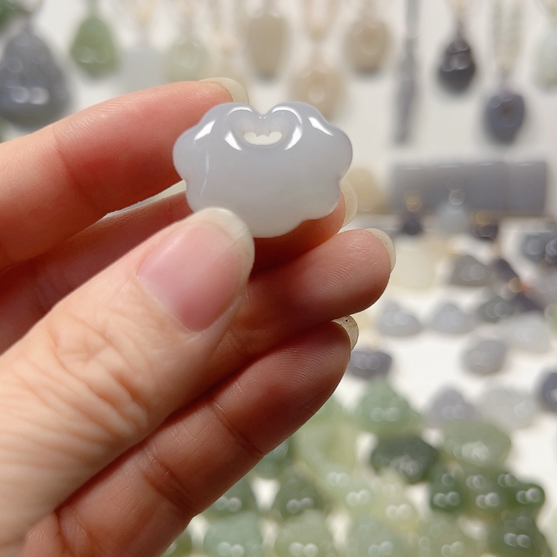 颈饰未镶嵌和田玉小****）