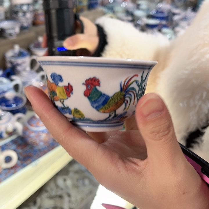 瓷片/////景德镇陶瓷杯子。红。