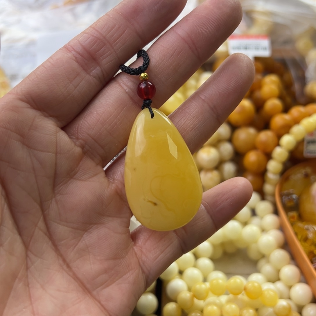 琥珀珠宝奇石未镶嵌