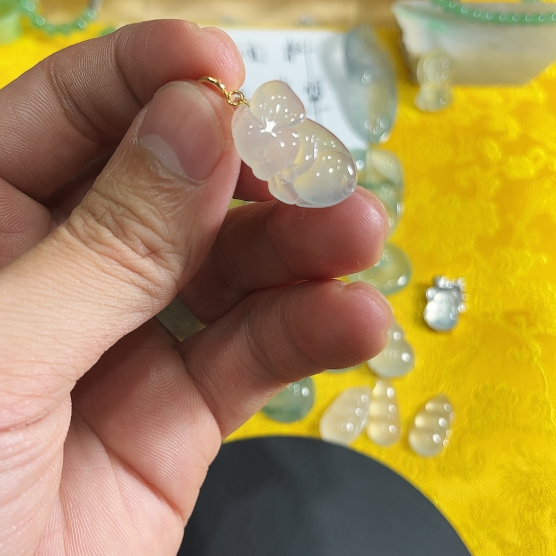 翡翠颈饰18K金镶嵌缅甸翡翠