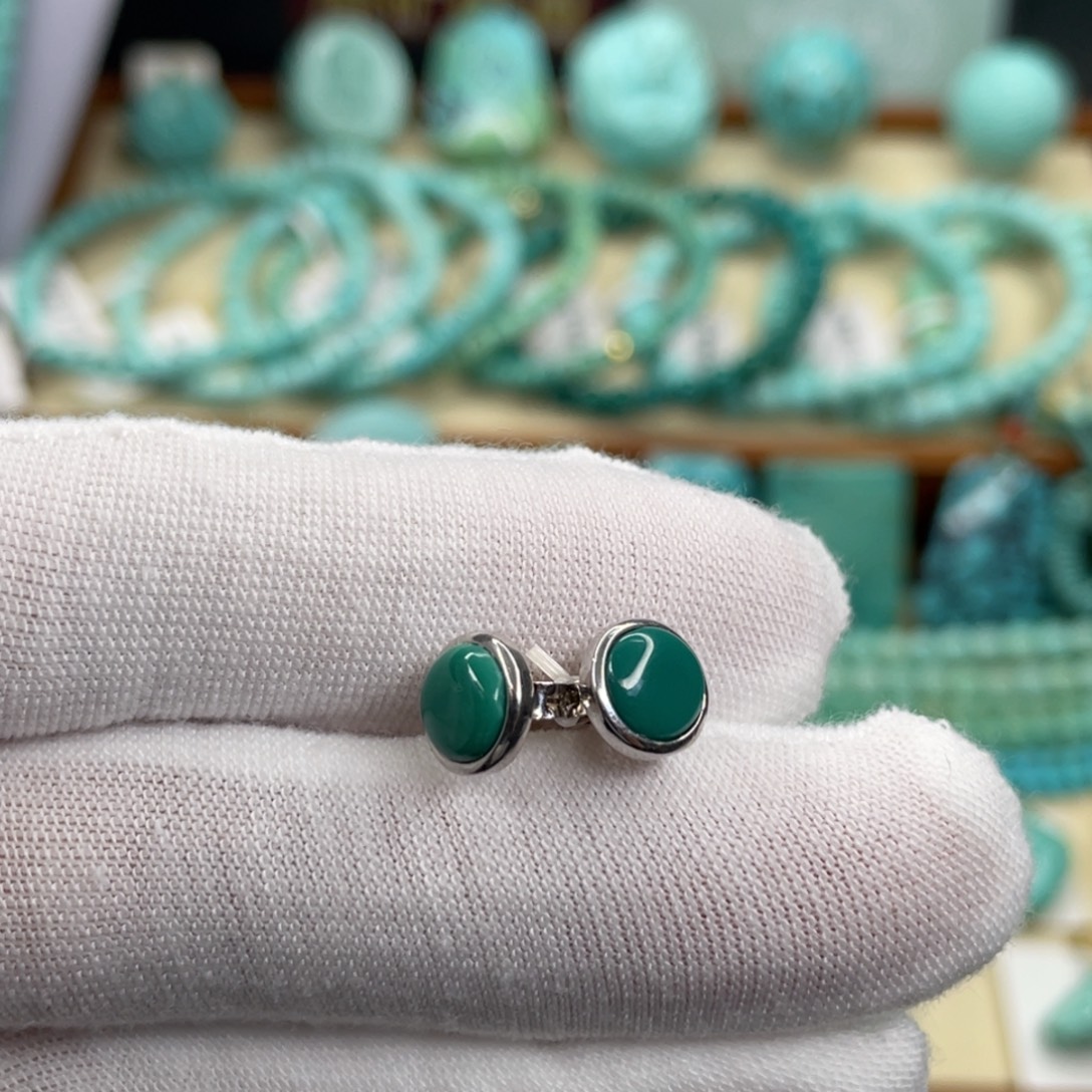 绿松石未镶嵌挂件