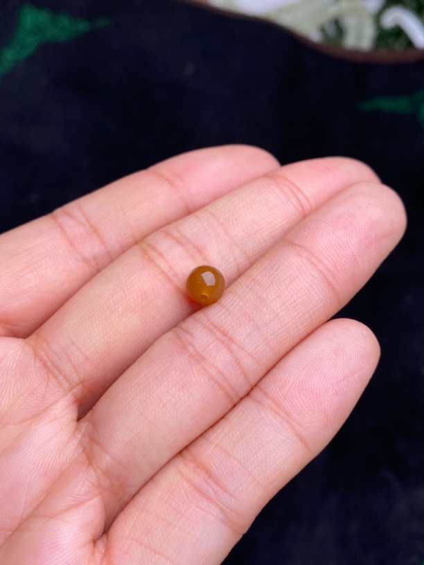 天然和田玉糖料单珠 6毫米左右 润 水头好 性价比超高