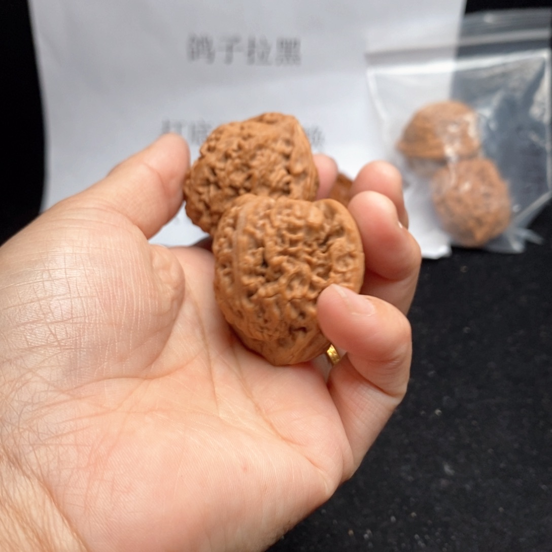 桃核吊坠T****G南疆石核桃