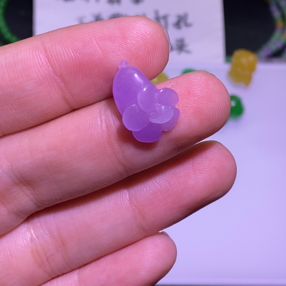翡翠未镶嵌颈饰吊坠