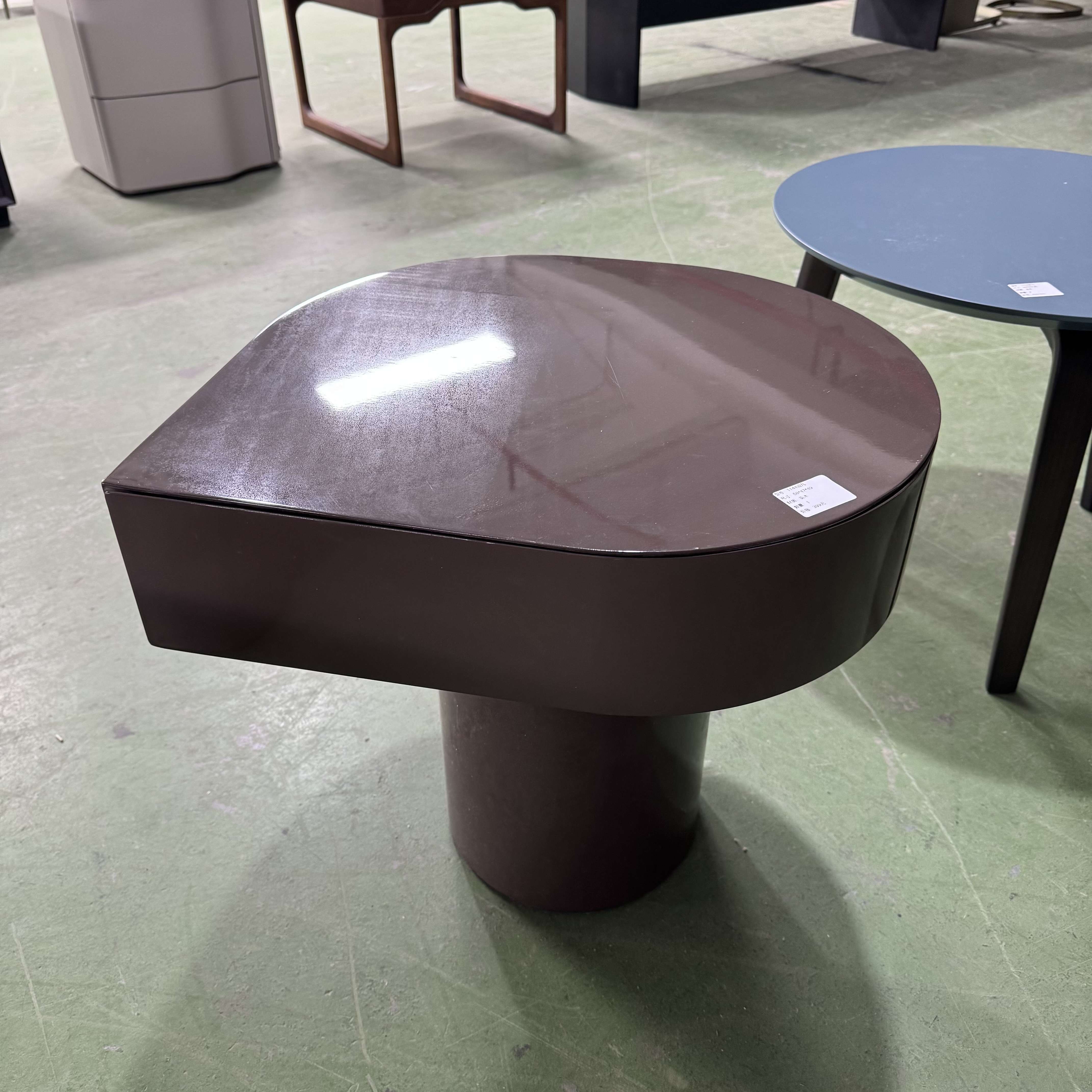 RG1144#边几（58*47*49cm）