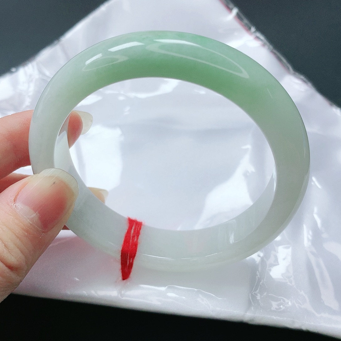 翡翠手镯未镶嵌缅甸天然A货翡翠