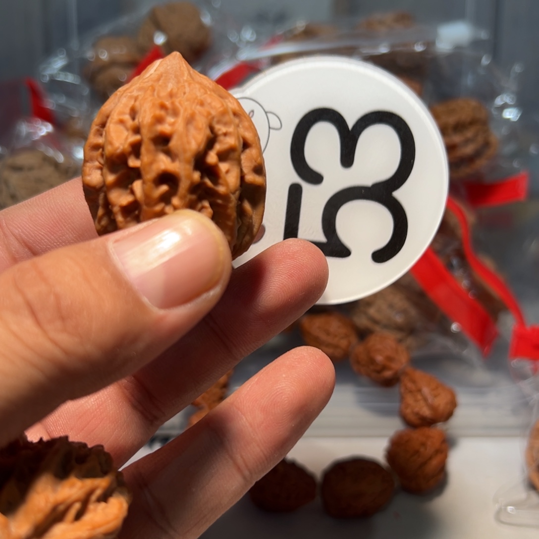 秋***风文玩核桃，白色53号