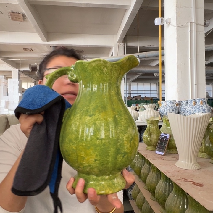 景德镇陶瓷花瓶工厂