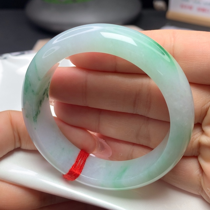 翡翠手镯未镶嵌明*53535454