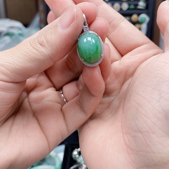 翡翠未镶嵌手镯翡翠