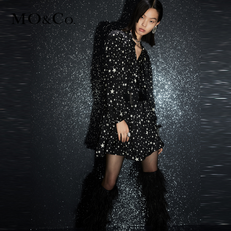 【陈大可专属】MOCO冬含桑蚕丝花边领连衣裙附腰带MBC4DRS017
