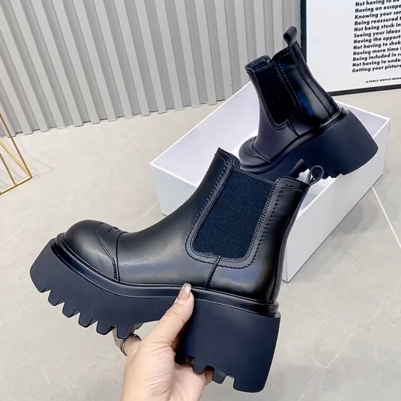 欧洲站2025秋冬新款真皮套脚短靴圆头厚底增高切尔西靴英伦风女鞋