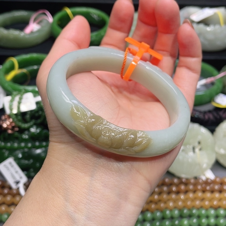 和田玉手镯57+圈口 编号12贵妃镯未镶嵌