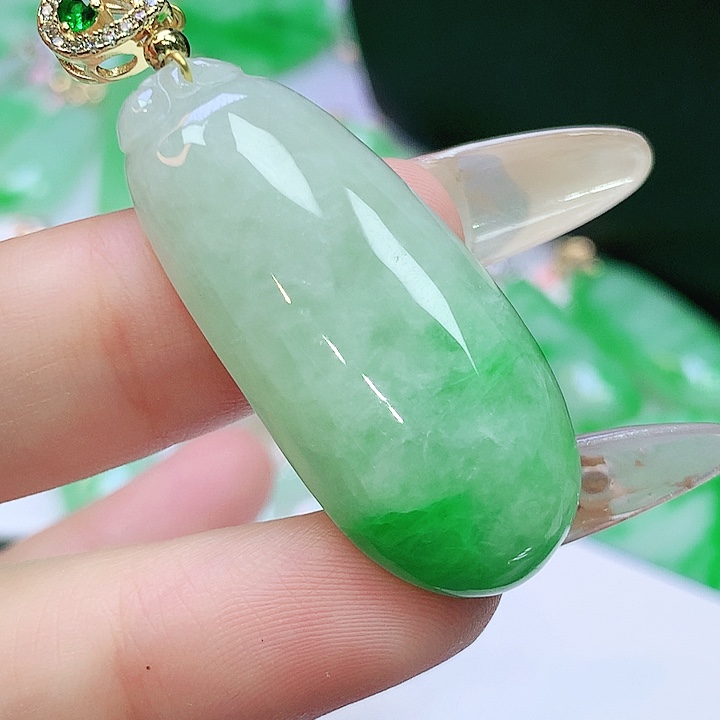 翡翠未镶嵌颈饰翡翠