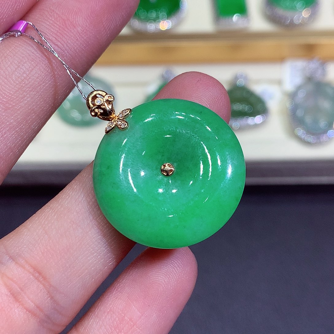 翡翠吊坠(不含链)18K金镶嵌