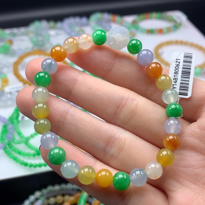 翡翠手镯未镶嵌卡