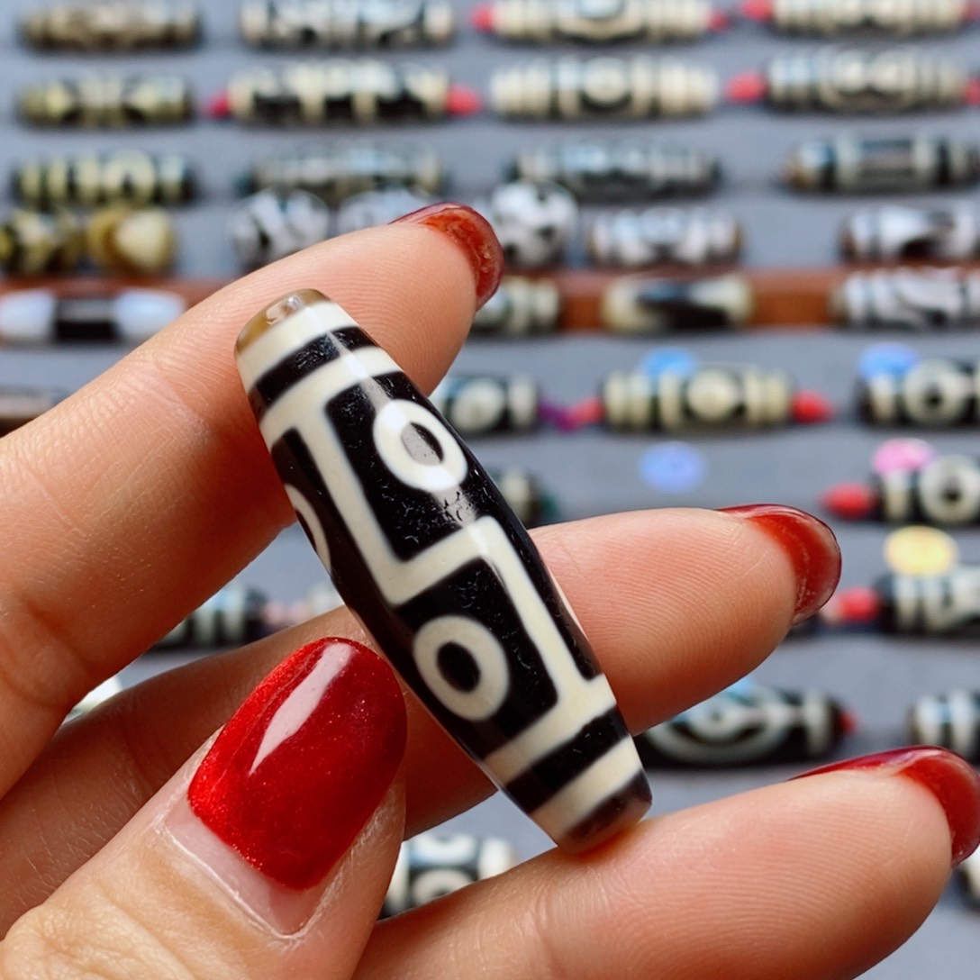 玛瑙/玉髓颈饰未镶嵌阿**得