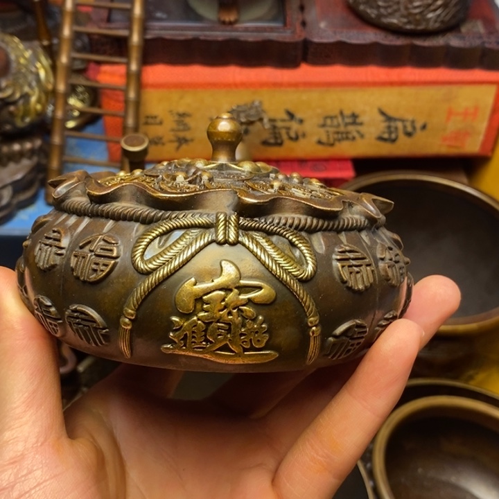 铜器摆件做工精良