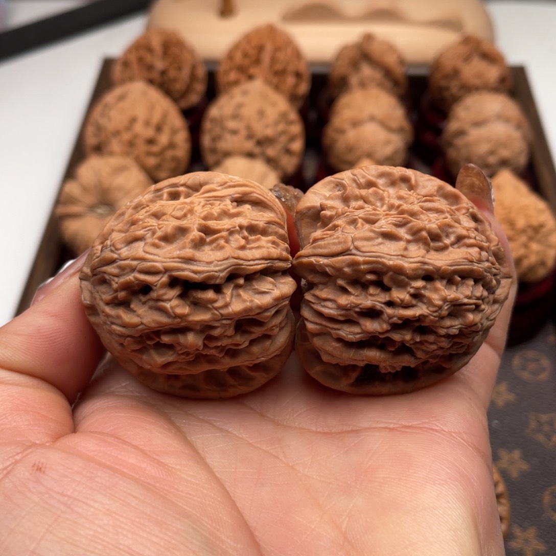 桃核把件小***心三角白全品41