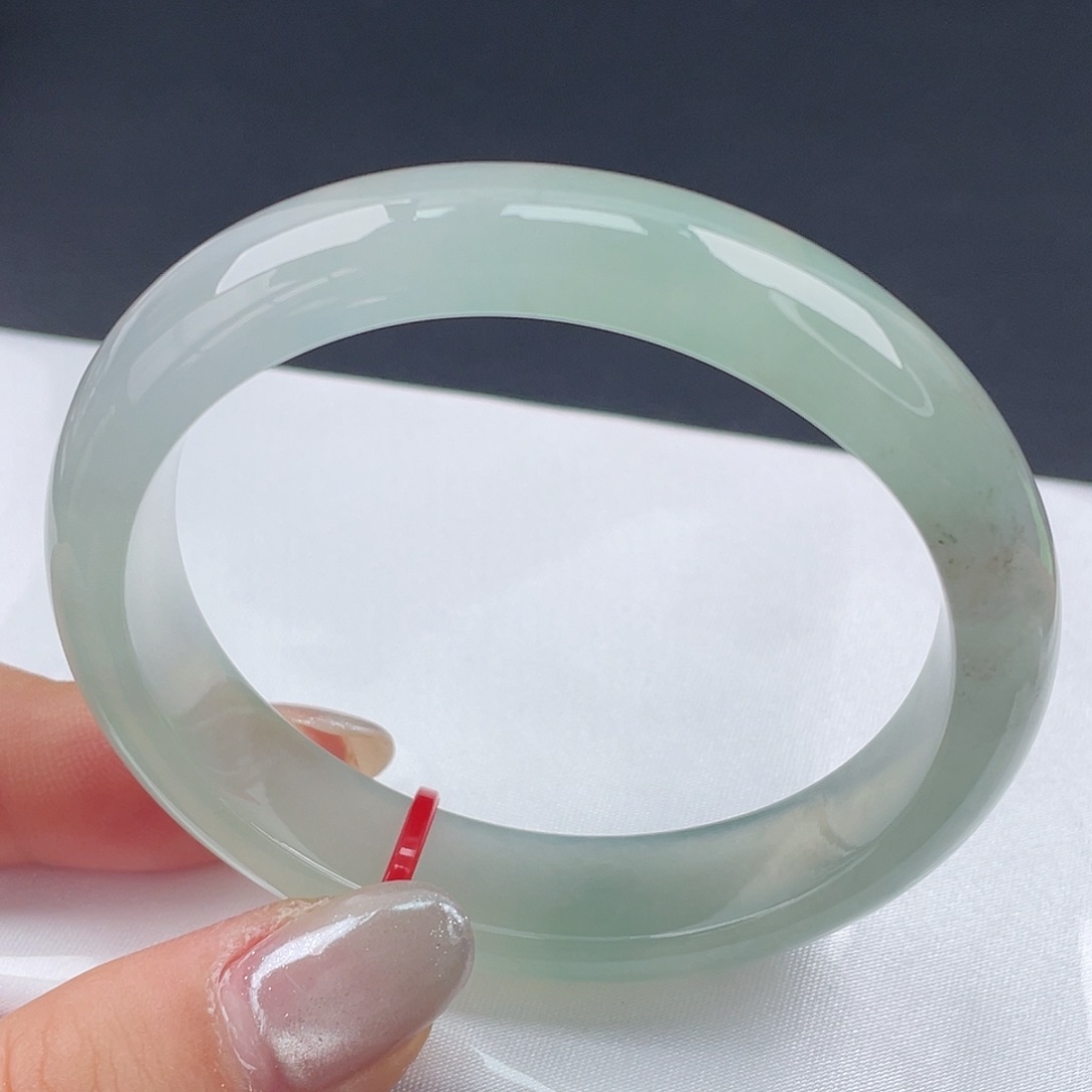 翡翠未镶嵌手镯55贵妃