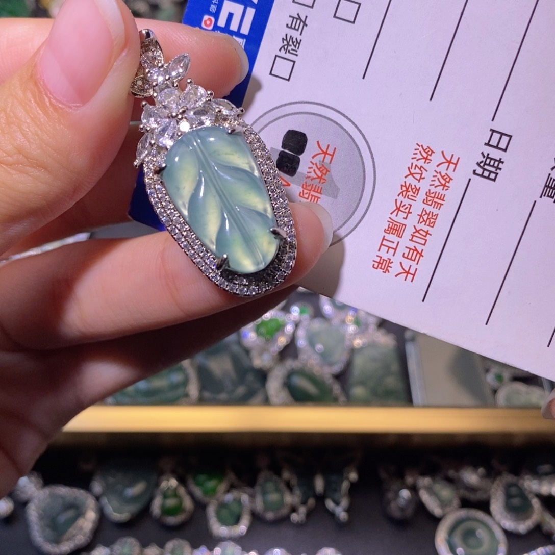 翡翠未镶嵌颈饰天然