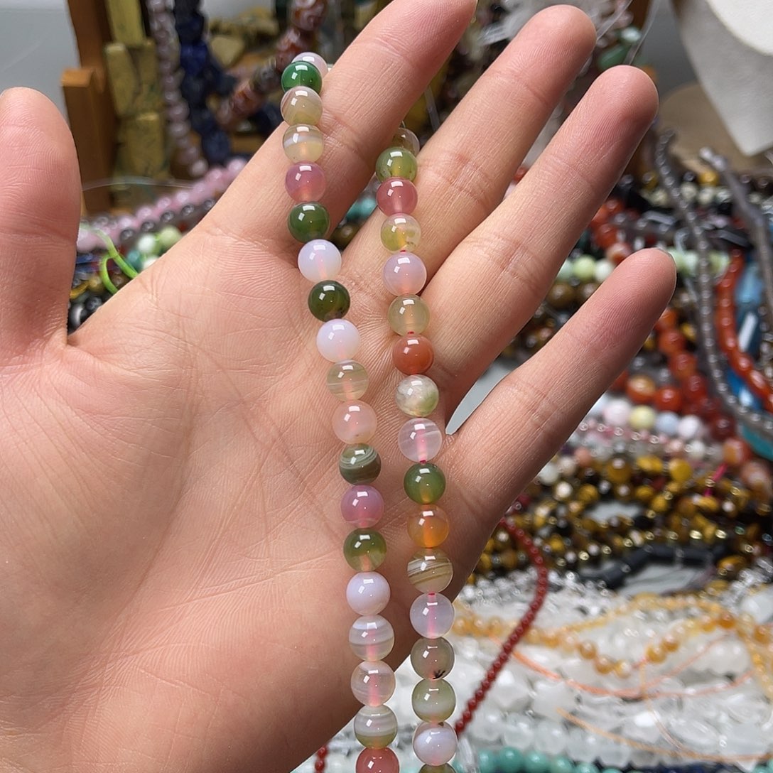 玛瑙/玉髓未镶嵌珠宝半成品卡8盐源玛瑙圆珠一条