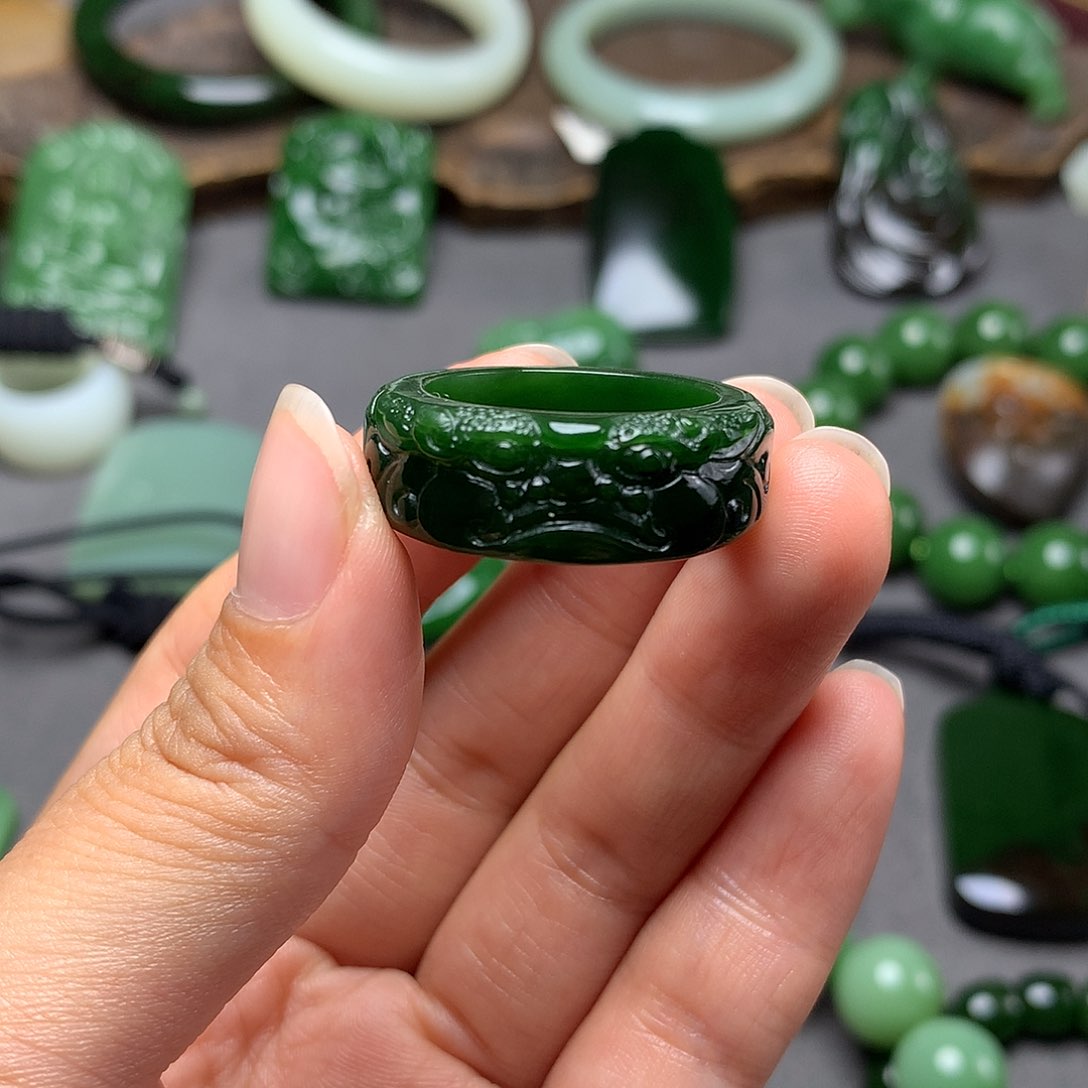 和田玉颈饰未镶嵌北****树戒指