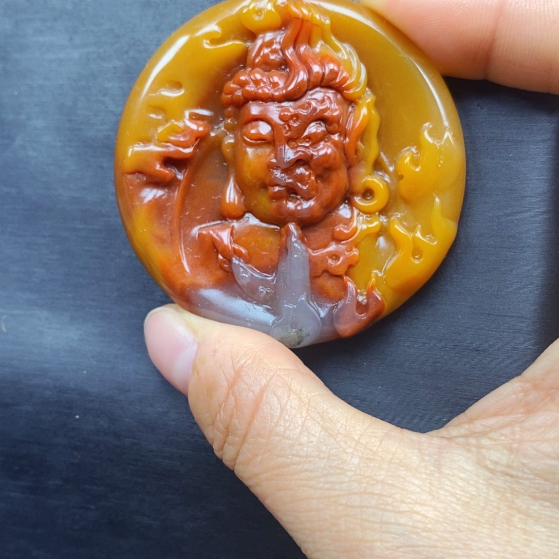 石英质玉颈饰未镶嵌