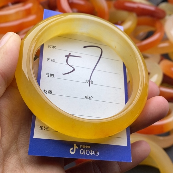 未镶嵌手镯石英质玉