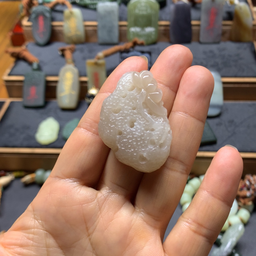 颈饰未镶嵌和田玉