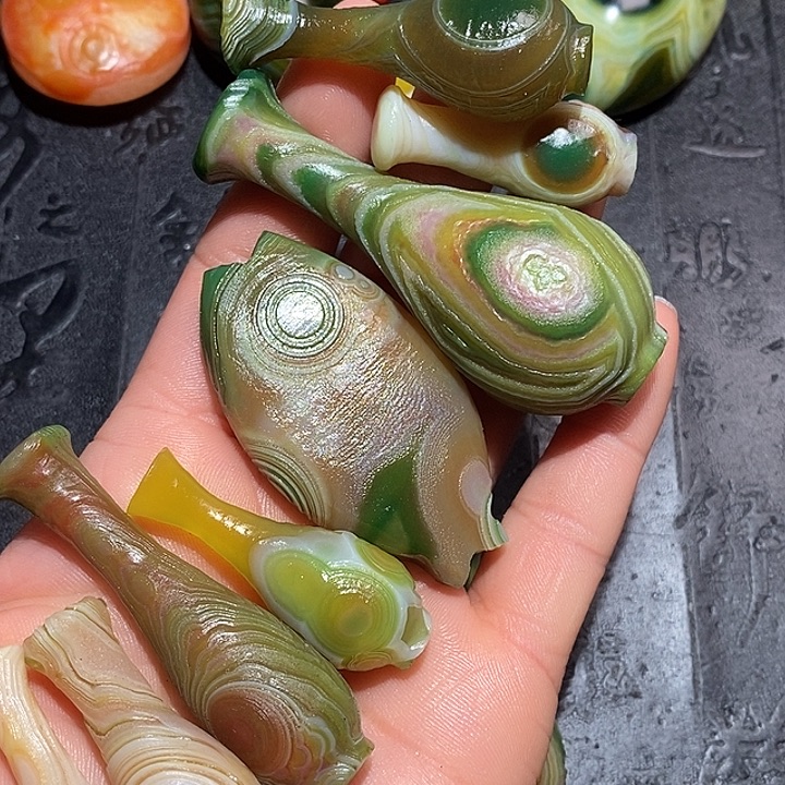 苍***姿玛瑙/玉髓合金颈饰