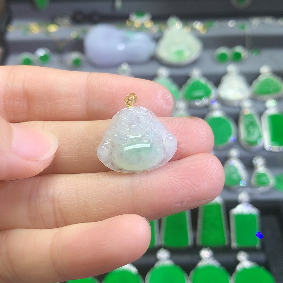 翡翠18K金镶嵌颈饰吊坠