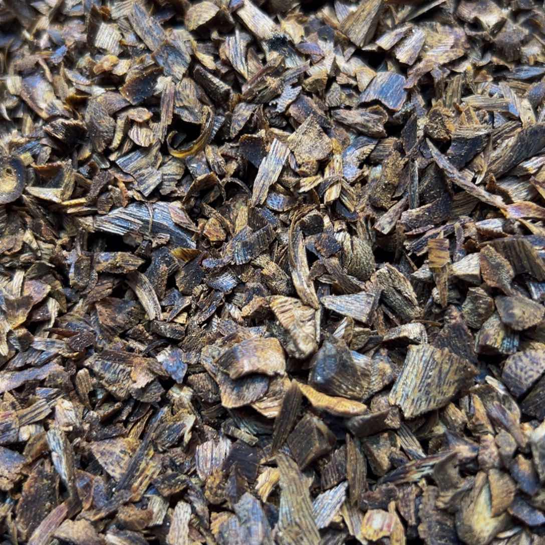 沉香手把件奇楠树丁切珠料50克